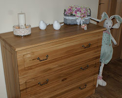 masivní dubová komoda