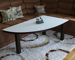 konferenční stolek se sklem