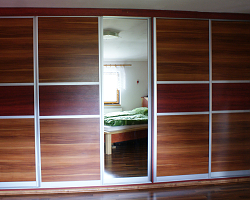 vestavěná skříň